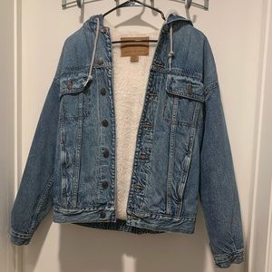 Sherpa lined denim jacket - like new!